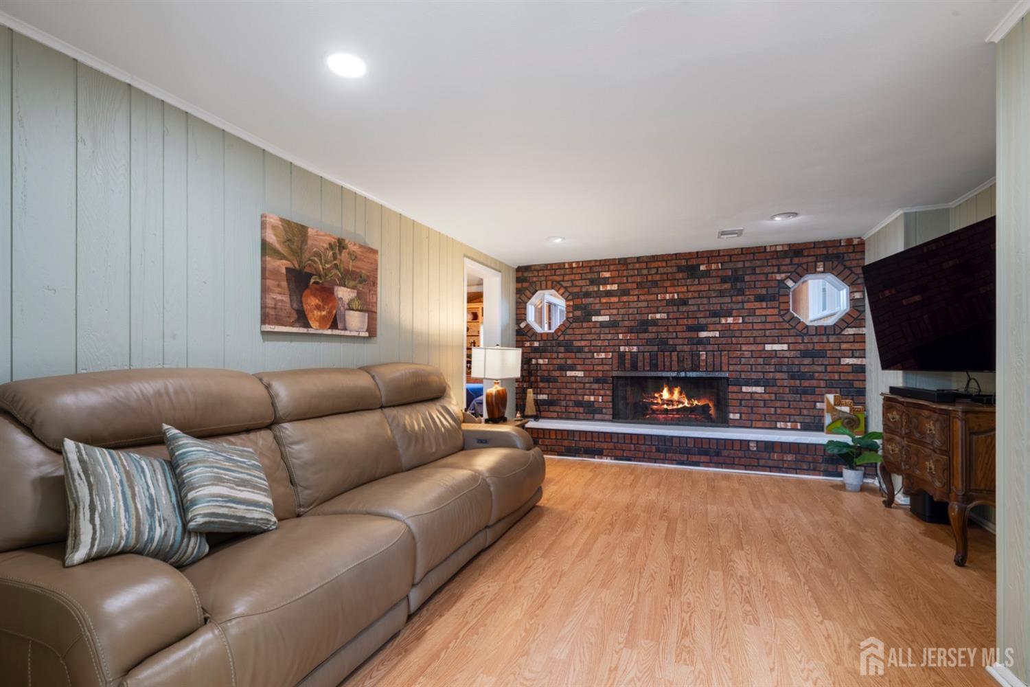 21 Rolling Road East Brunswick, NJ 08816 - Photo 9 of 32 Gallery Image 9