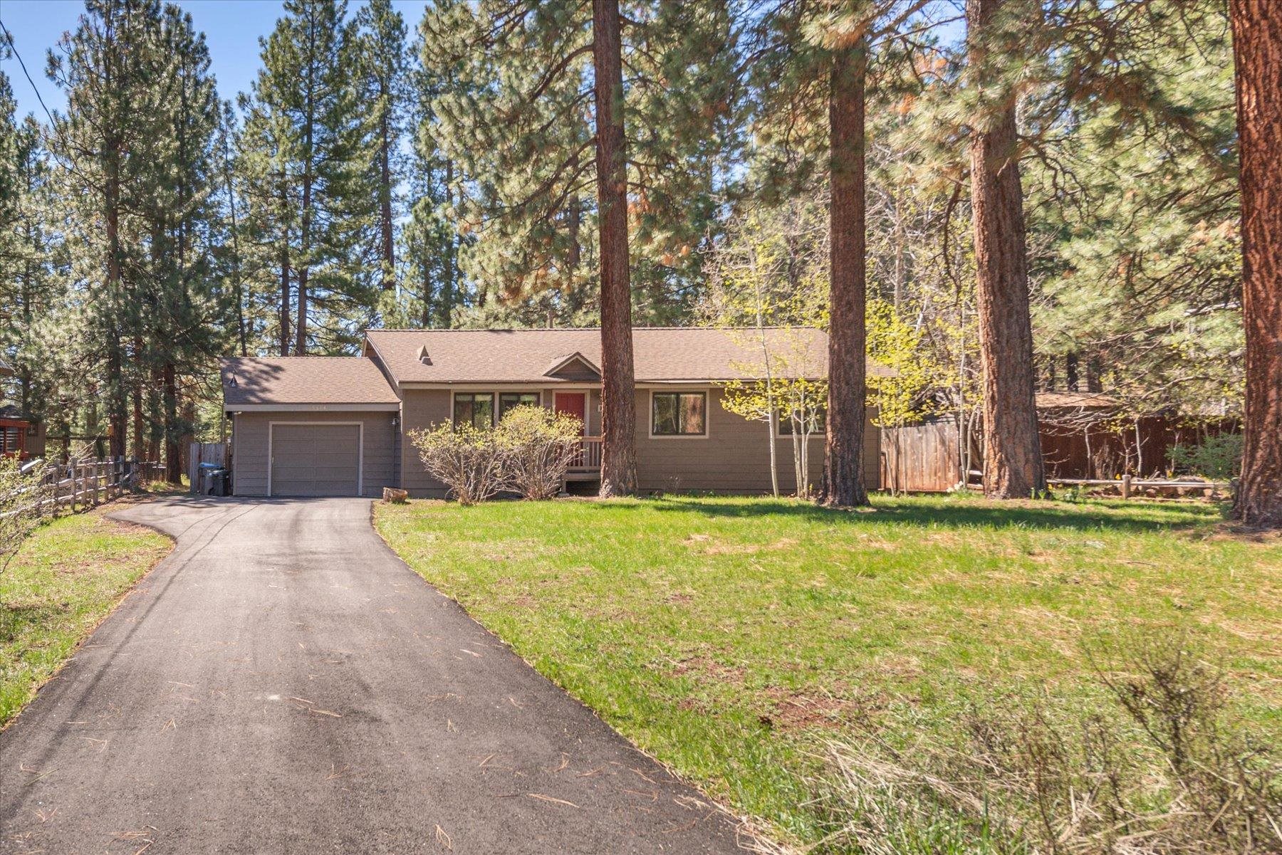 15844 Archery View Truckee, CA 96161 - Photo 4 of 26 a view of a house with backyard and tree