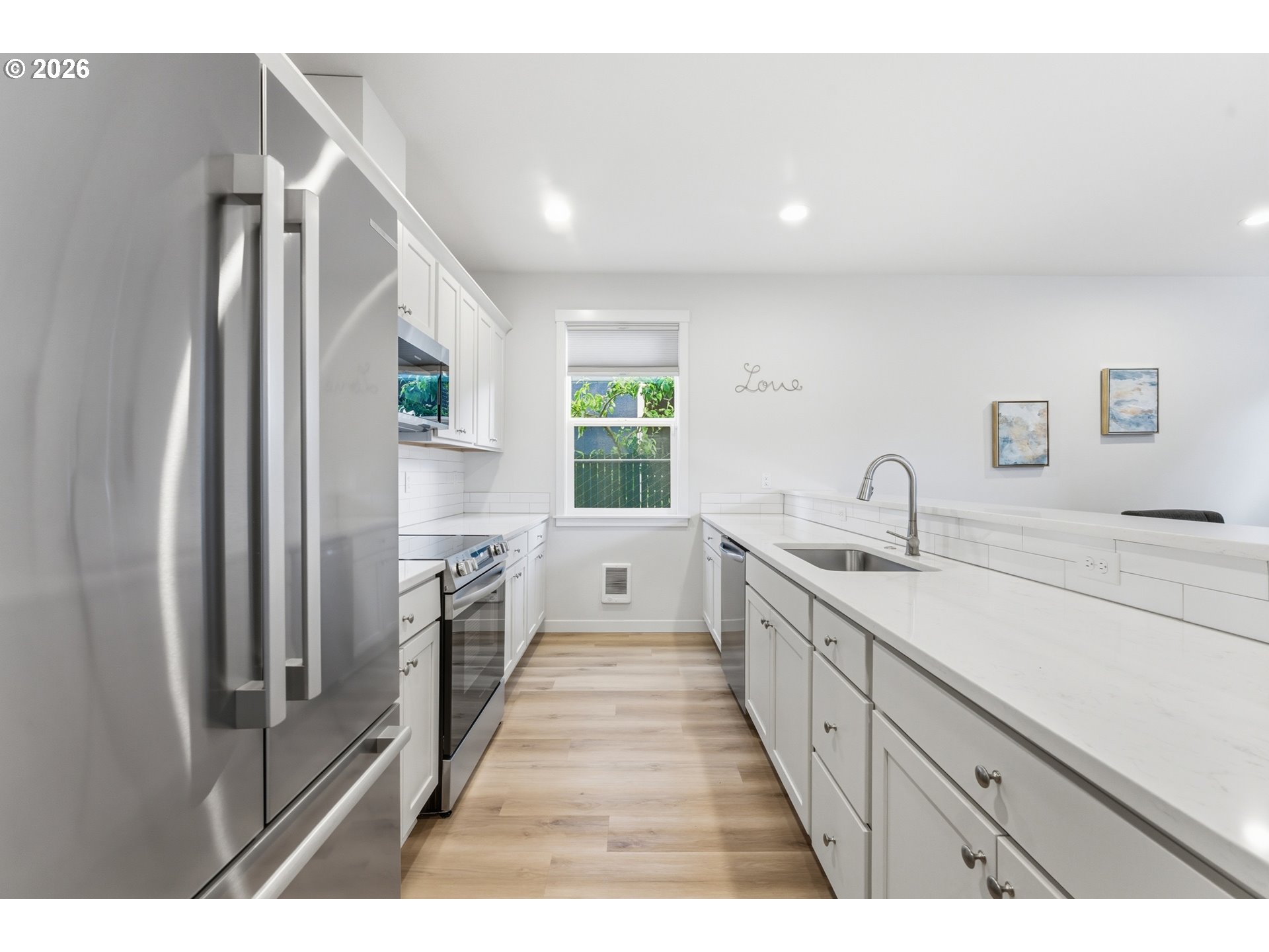 4914 Southeast 84th Avenue Portland, OR 97266 - Photo 10 of 31