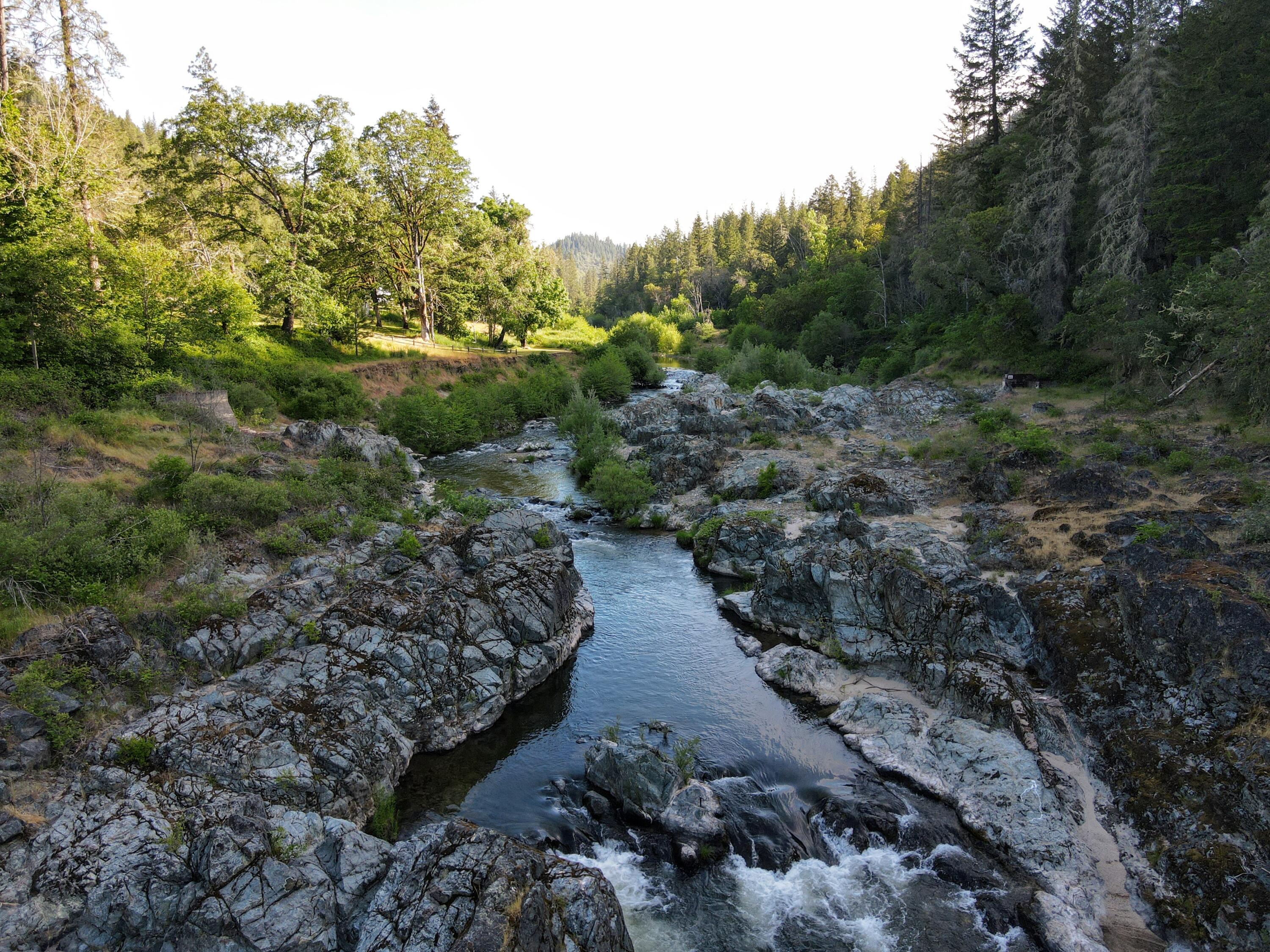 3240 West Evans Creek Road Rogue River, OR 97537 - Photo 5 of 21 dji_fly_20240524_083346_373_171656489817