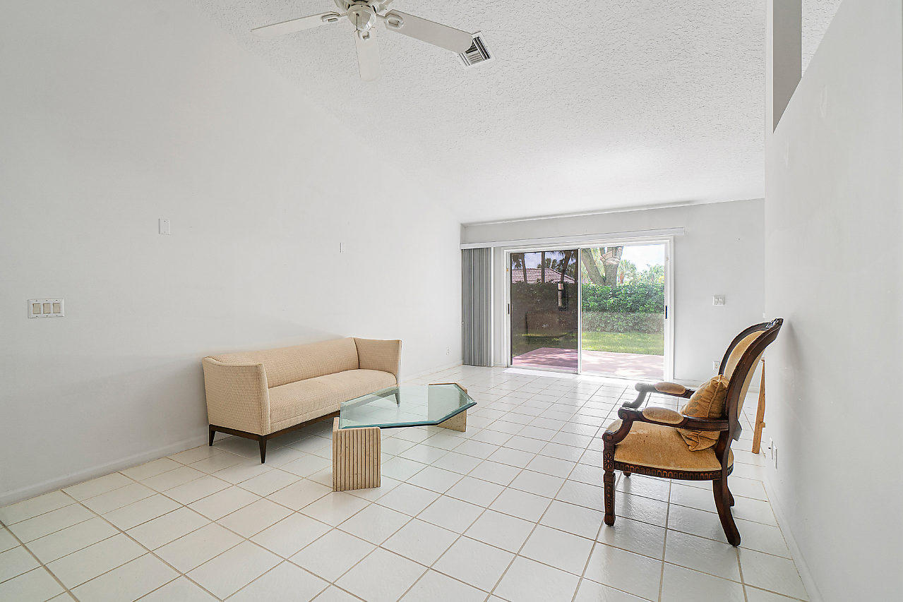 161 Cove Road Greenacres, FL 33413 - Photo 11 of 41 Living Area