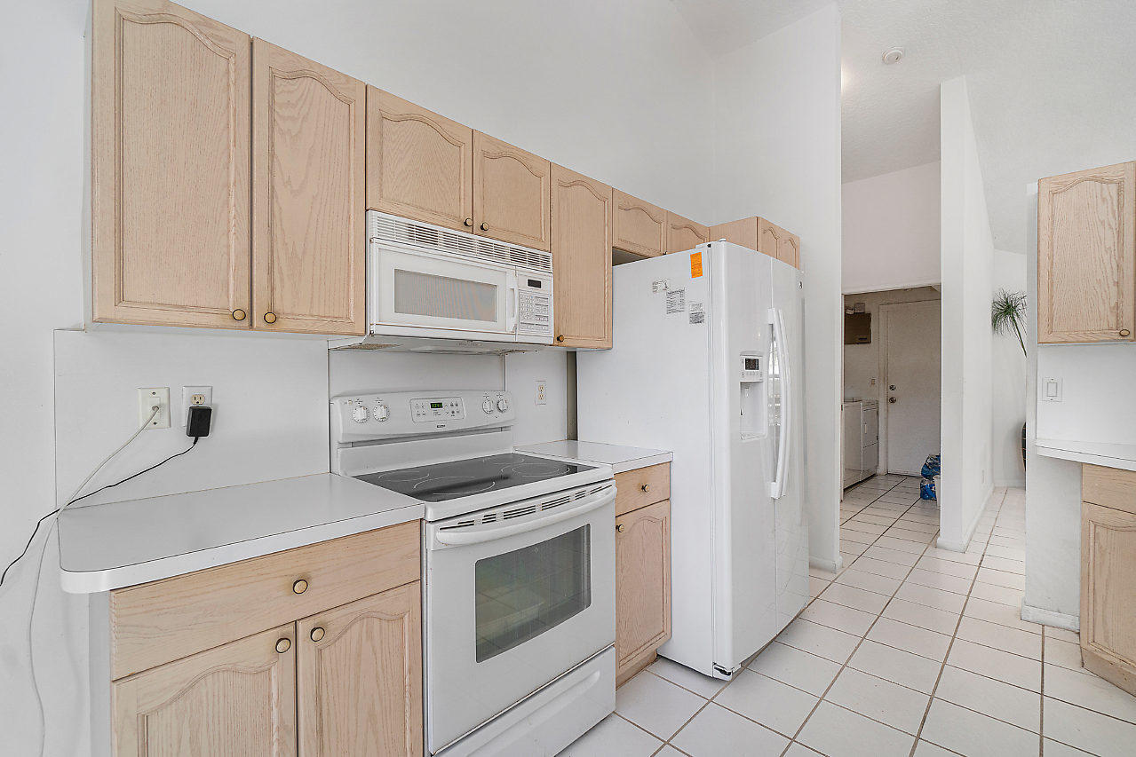 161 Cove Road Greenacres, FL 33413 - Photo 8 of 41 Kitchen2