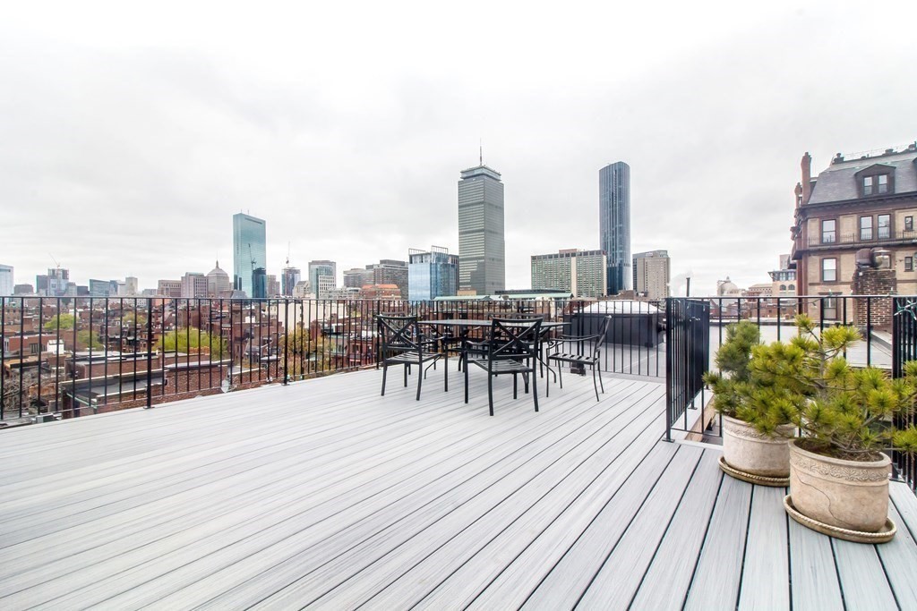 405 Marlborough Street, Unit 41 Boston, MA 02115 - Photo 22 of 32 a view of a terrace with sitting area