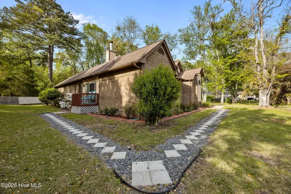 $292,000 | 801 Deerfoot Circle, New Bern, NC 28562