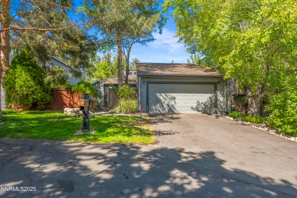 $750,000 | 6435 Meadow Valley Lane, Reno, NV 89519