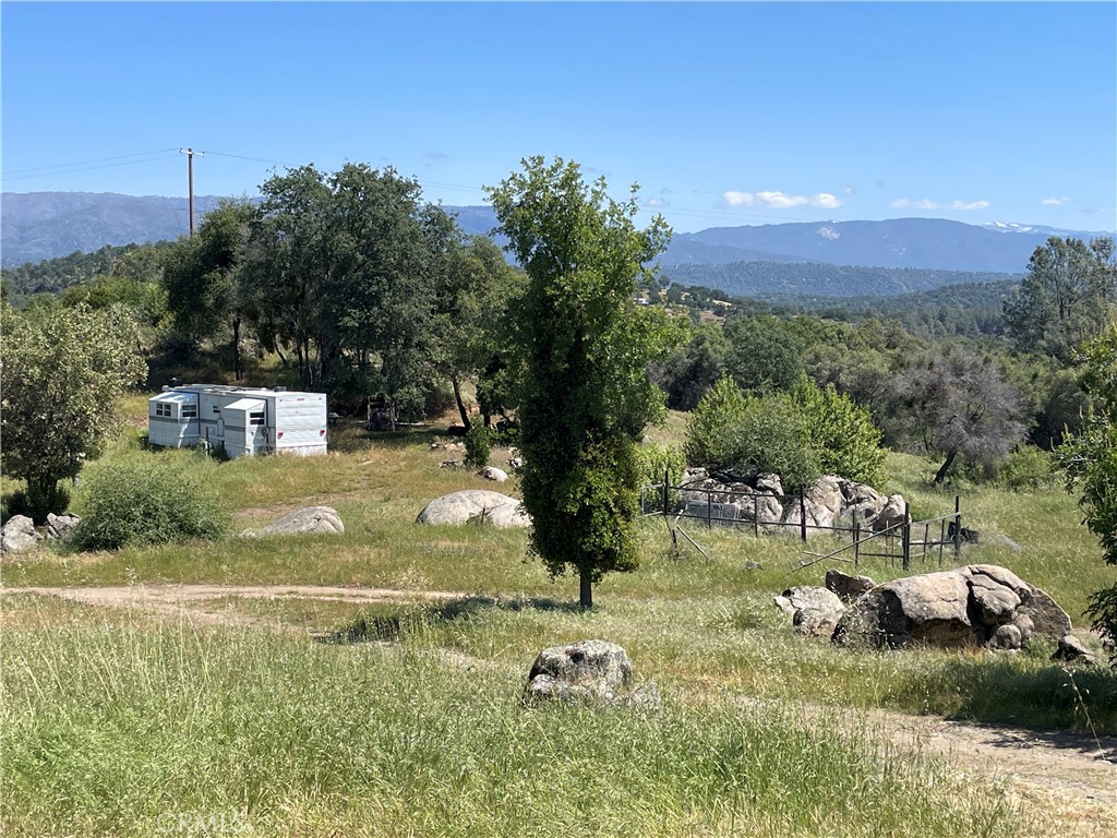 4438 Grist Road Mariposa, CA 95338 - Photo 3 of 10