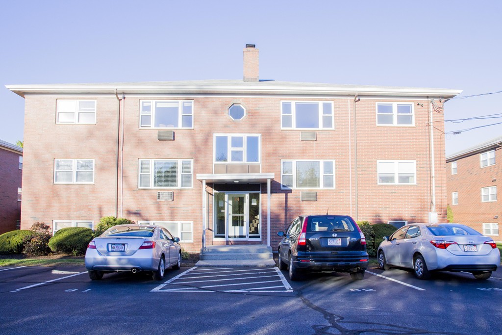 24 Whitman Road, Unit 24 Waltham, MA 02453 - Photo 1 of 8 Gallery Image 1