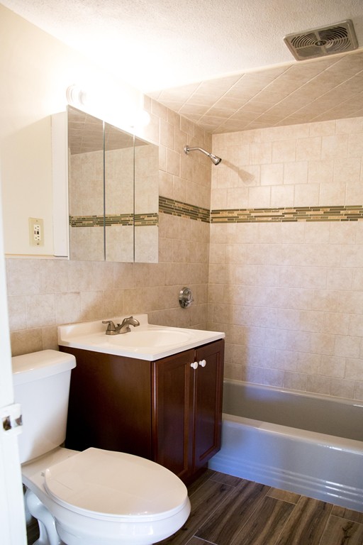 24 Whitman Road, Unit 24 Waltham, MA 02453 - Photo 4 of 8 Gallery Image 4