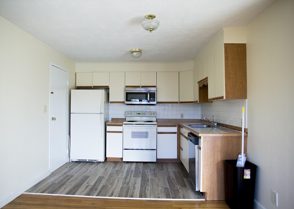 24 Whitman Road, Unit 24 Waltham, MA 02453 - Photo 6 of 8 Gallery Image 6