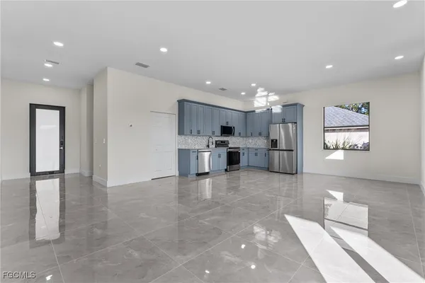 $1,990 | 1134 Cummings Street East, Lehigh Acres, FL 33974