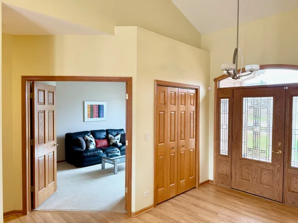 $559,900 | 1118 Beachwood Court, Antioch, IL 60002