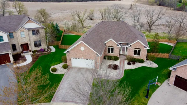 $559,900 | 1118 Beachwood Court, Antioch, IL 60002