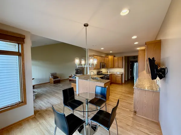 $559,900 | 1118 Beachwood Court, Antioch, IL 60002