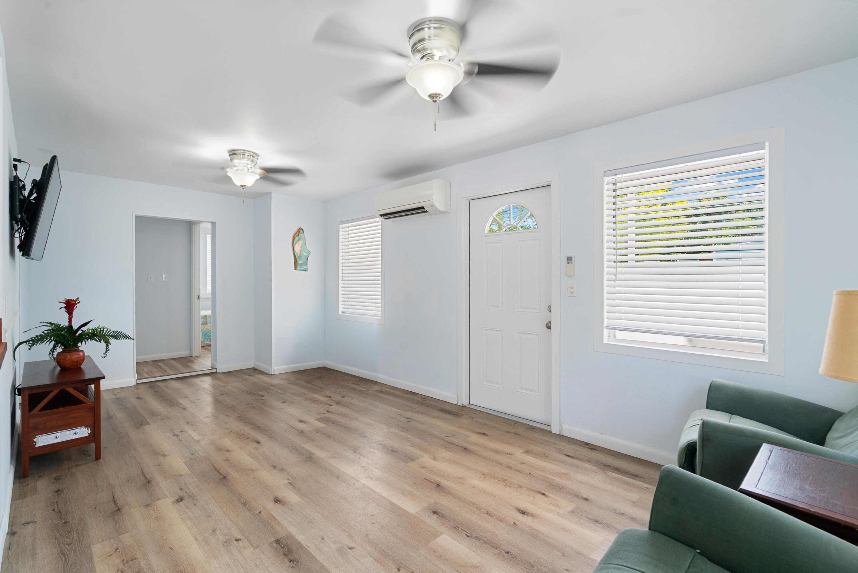 4 Tina Place Key Largo, FL 33037 - Photo 5 of 30 Front Entrance & Living Space