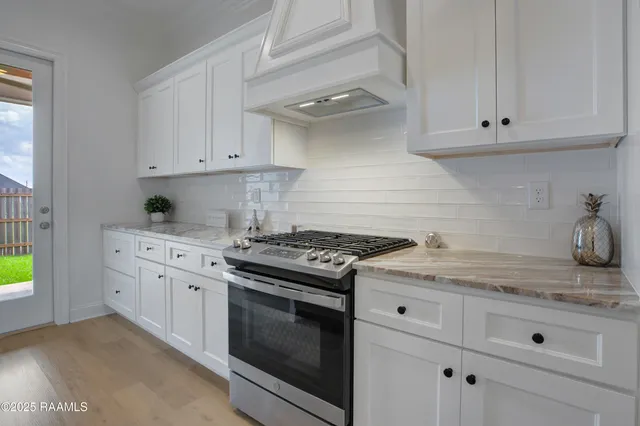 $295,000 | 108 Sandstone Avenue, Scott, LA 70583