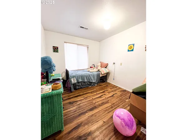 $289,900 | 55550 McKern Lane, Mount Vernon, OR 97865