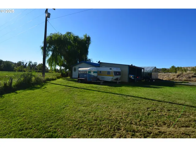 $299,900 | 55550 McKern Lane, Mount Vernon, OR 97865