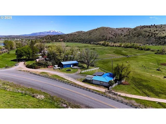 $299,900 | 55550 McKern Lane, Mount Vernon, OR 97865