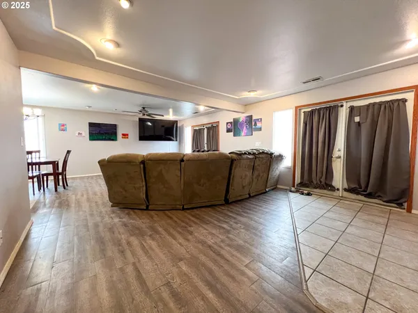 $289,900 | 55550 McKern Lane, Mount Vernon, OR 97865