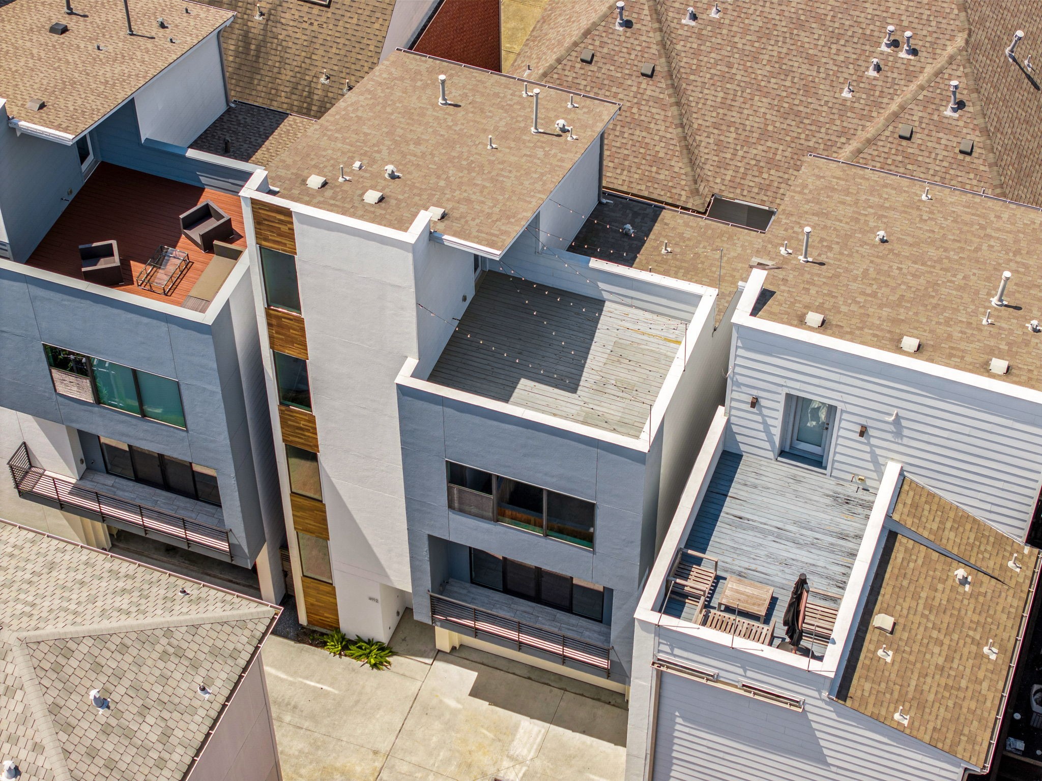 4112 Feagan Street Houston, TX 77007 - Photo 17 of 19 an aerial view of a house with a balcony