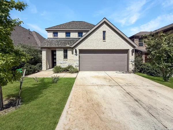 $2,600 | 2810 High Castle, San Antonio, TX 78245
