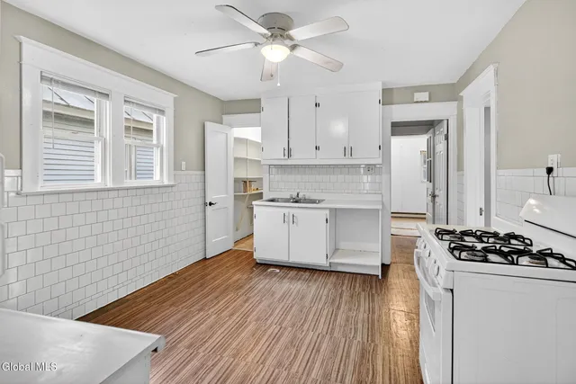 $305,000 | 205 Vley Road, Scotia, NY 12302