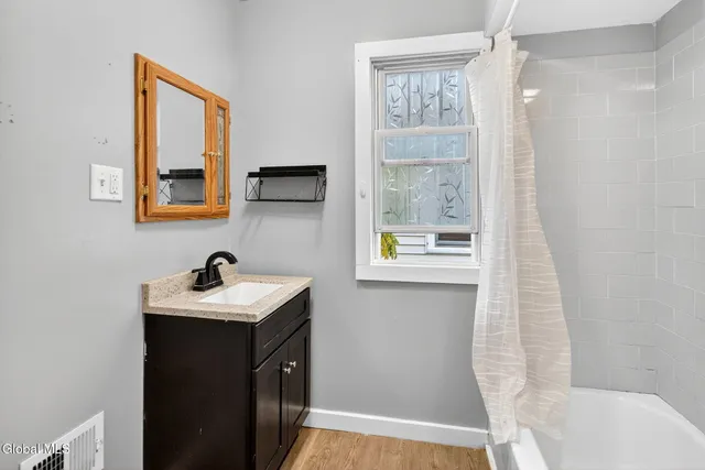 $305,000 | 205 Vley Road, Scotia, NY 12302