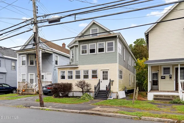 $305,000 | 205 Vley Road, Scotia, NY 12302