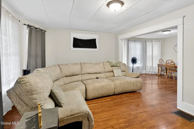 $305,000 | 205 Vley Road, Scotia, NY 12302