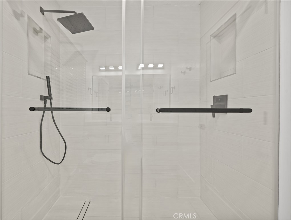 32336 Cole Grade Road Valley Center, CA 92082 - Photo 18 of 28 Primary Shower