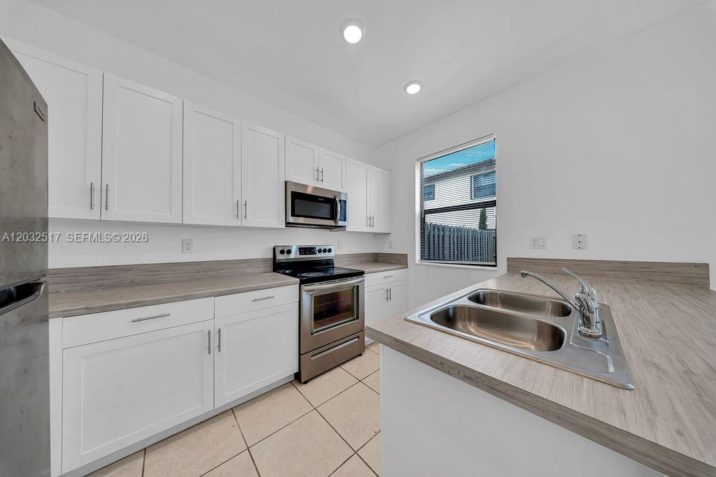 23130 Southwest 127th Court Miami, FL 33170 - Photo 6 of 19