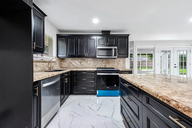 $385,000 | 1610 Richvale Lane, Houston, TX 77062