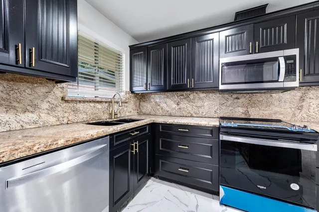 $385,000 | 1610 Richvale Lane, Houston, TX 77062