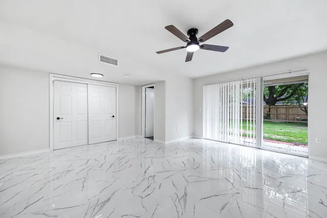 $385,000 | 1610 Richvale Lane, Houston, TX 77062