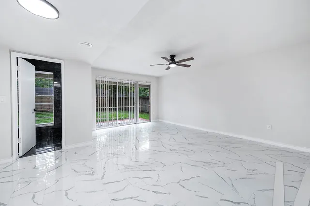 $385,000 | 1610 Richvale Lane, Houston, TX 77062