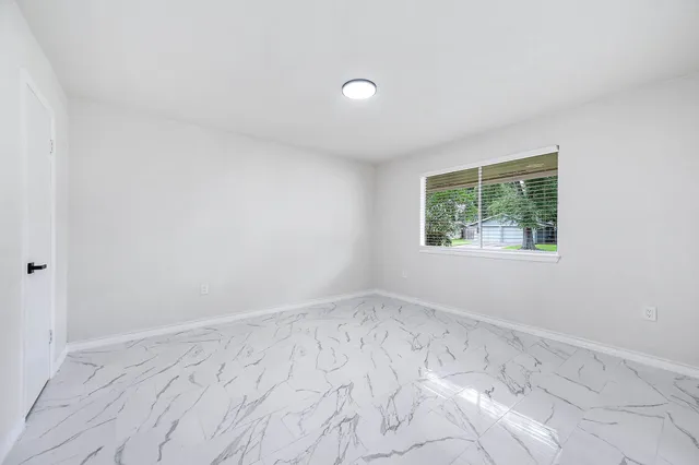 $385,000 | 1610 Richvale Lane, Houston, TX 77062