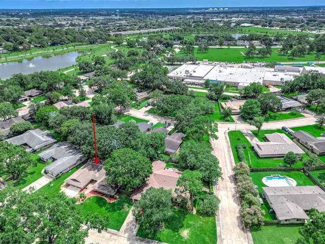 $385,000 | 1610 Richvale Lane, Houston, TX 77062