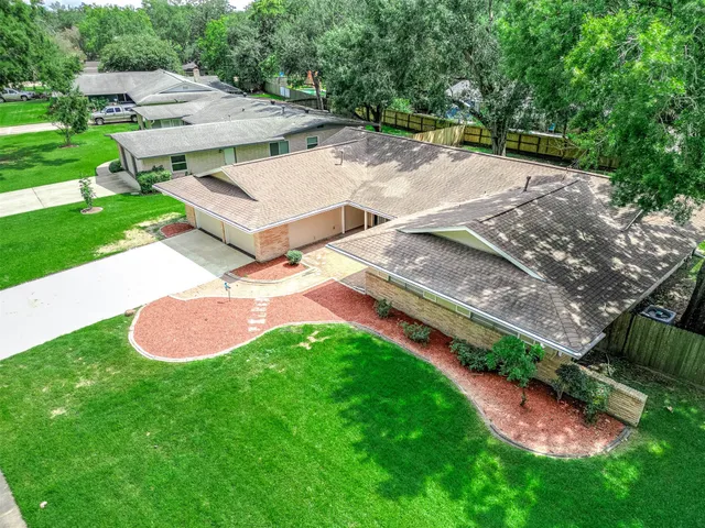 $385,000 | 1610 Richvale Lane, Houston, TX 77062