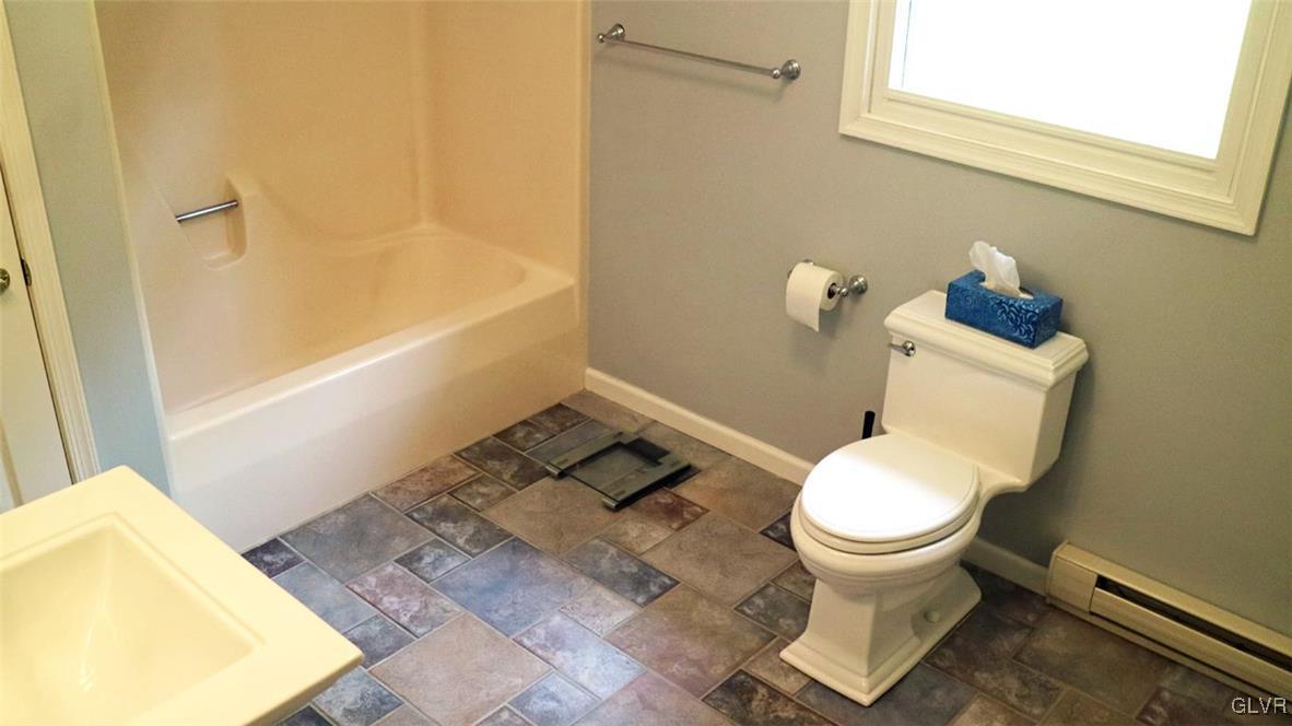 184 Goodale Road Stroudsburg, PA 18360 - Photo 17 of 32