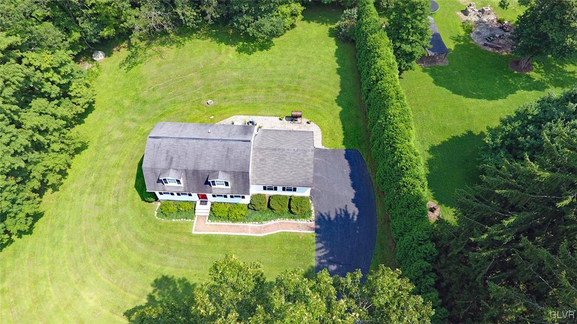 184 Goodale Road Stroudsburg, PA 18360 - Photo 3 of 32