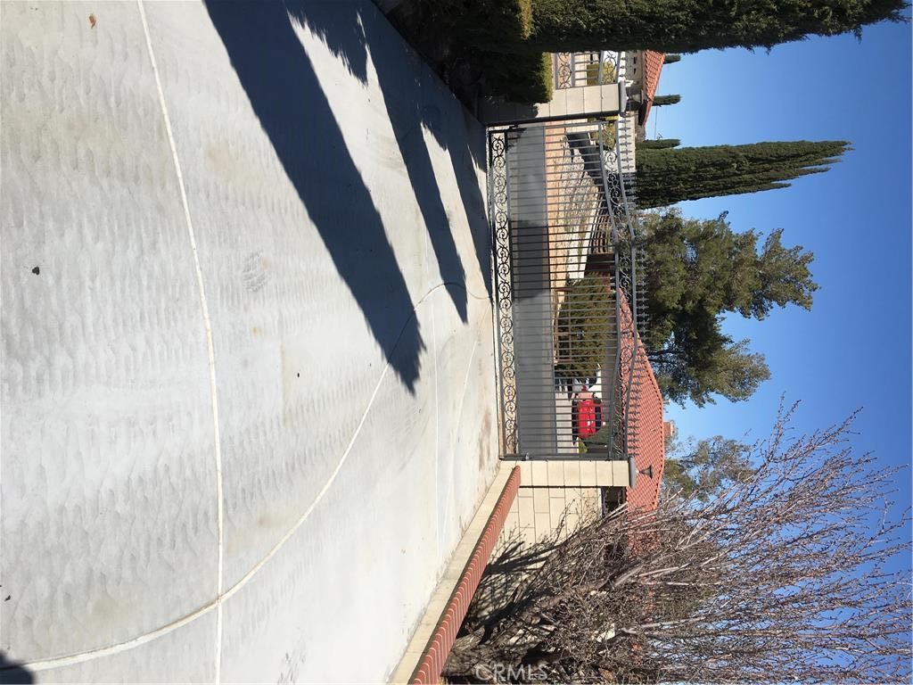 20231 Wadena Road Apple Valley, CA 92308 - Photo 3 of 20 a view of entry way