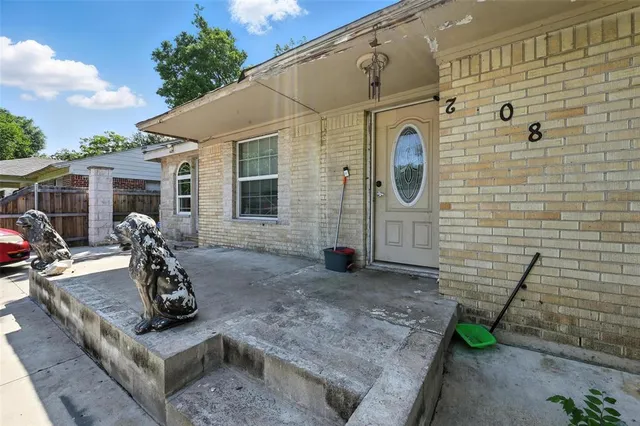 $530,000 | 2808 Anzio Drive, Dallas, TX 75224