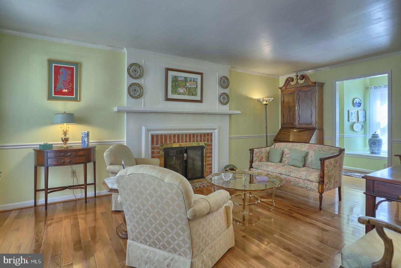 8 Manor Road York, PA 17403 - Photo 3 of 35 Gallery Image 3