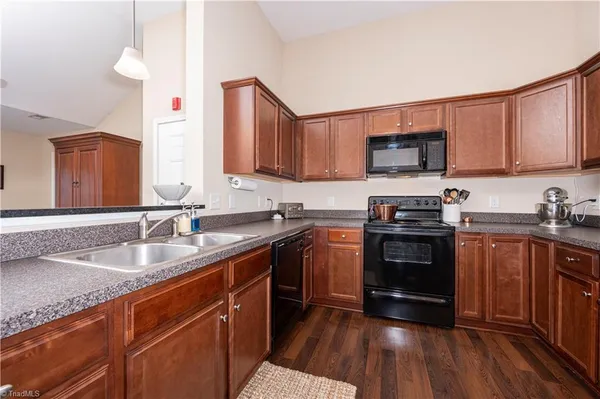 $1,295 | 4757 Tatton Park Circle, Unit 1B, Winston-Salem, NC 27103