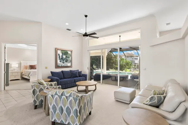 a view of an entryway with furniture