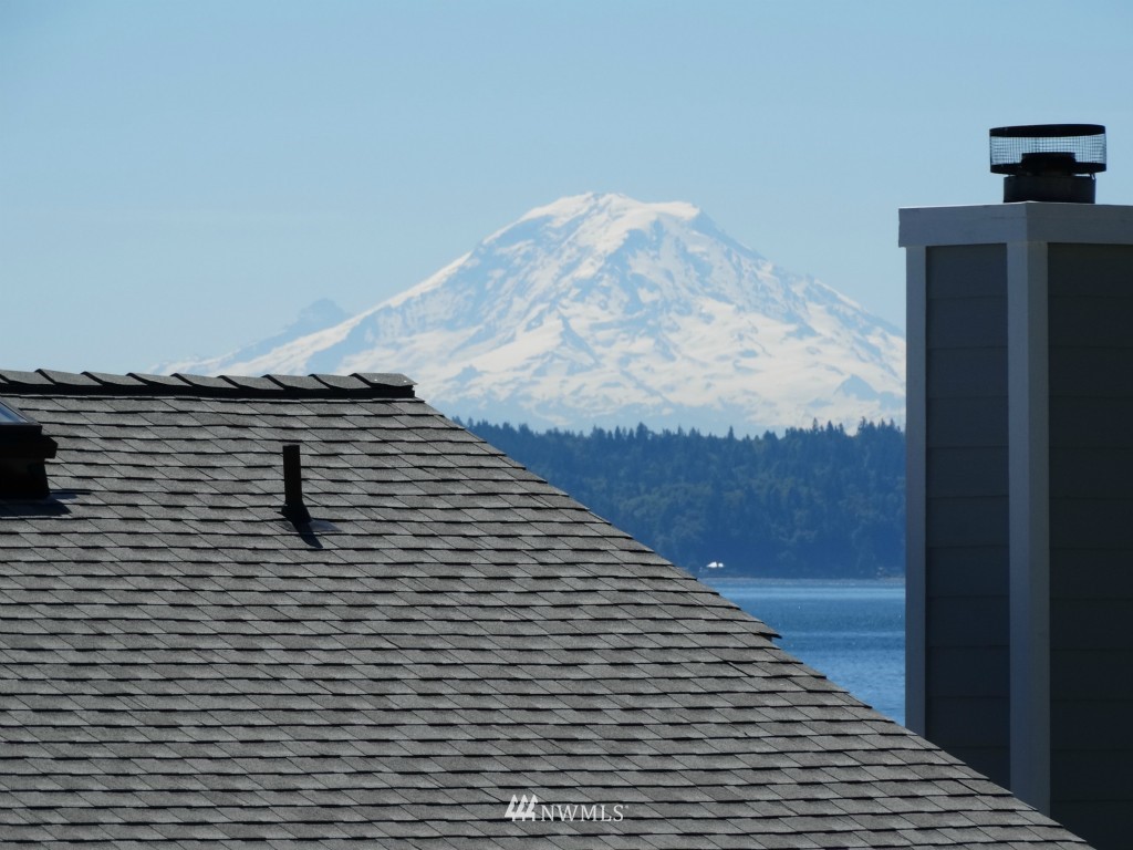 8222 East Caraway Road Port Orchard, WA 98366 - Photo 2 of 22 Gallery Image 2