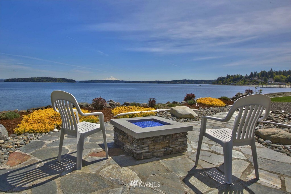 8222 East Caraway Road Port Orchard, WA 98366 - Photo 4 of 22 Gallery Image 4