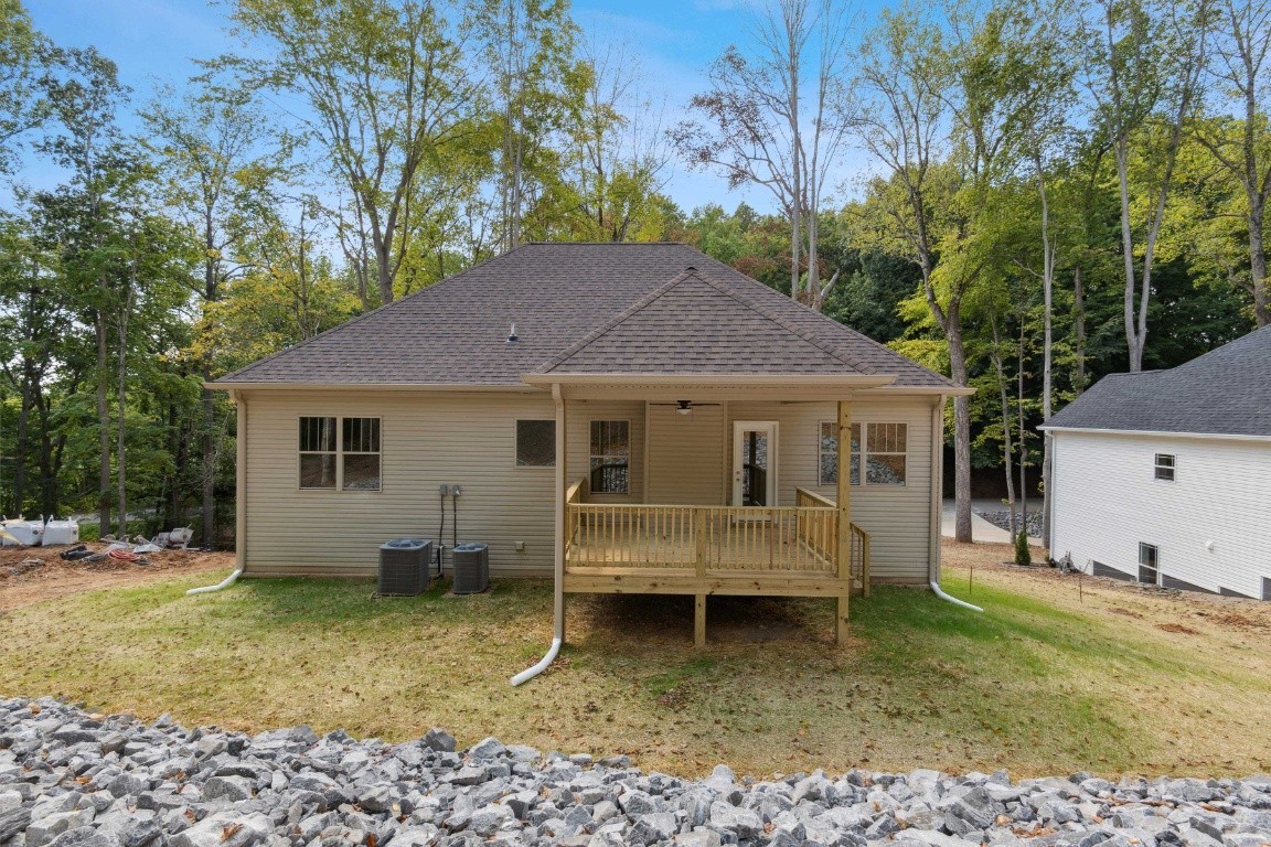 427 Jen Hollow Road Clarksville, TN 37040 - Photo 36 of 36 a view of a house with a yard and sitting area