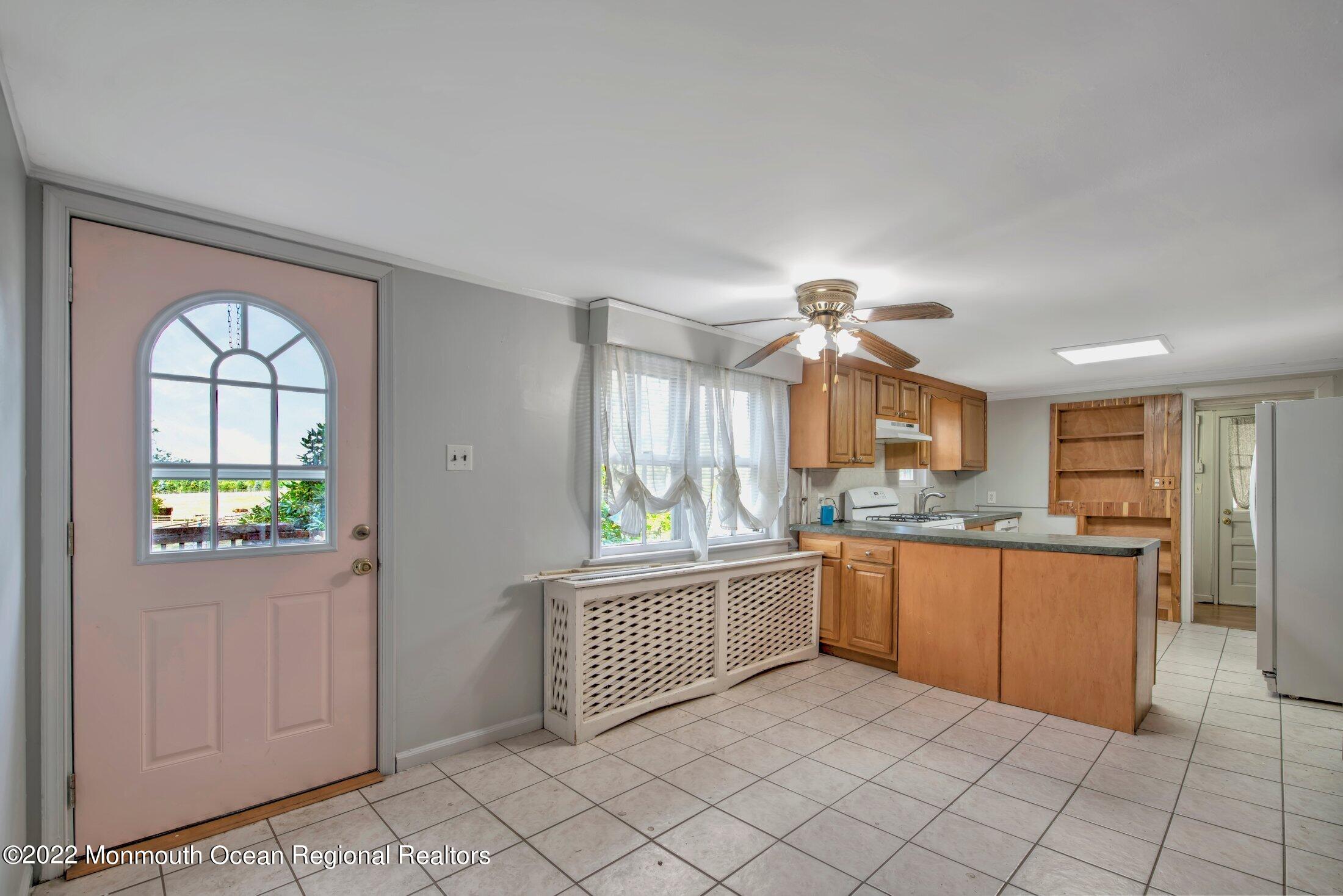 284 Millstone Road Millstone Township, NJ 08535 - Photo 20 of 36 KITCHEN