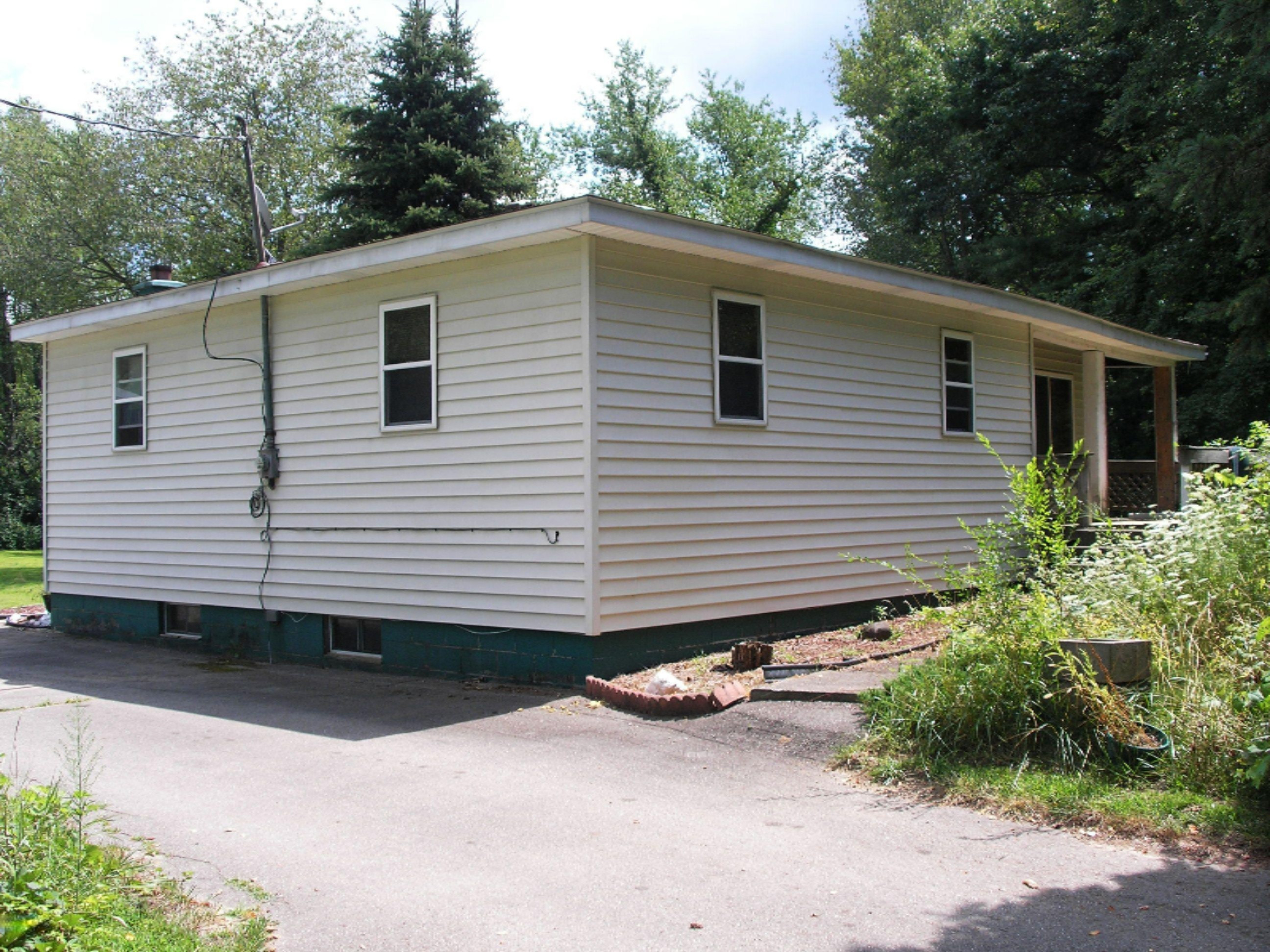 52849 Boone Road Three Rivers, MI 49093 - Photo 4 of 22 P1010001